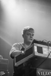Newaxeyes  1