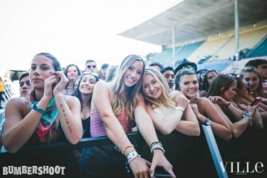 Crowd 5386