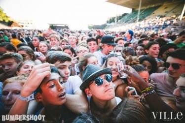 Crowd 5435