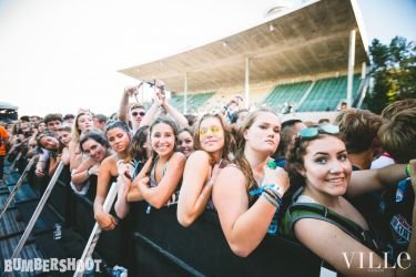 Crowd 5477