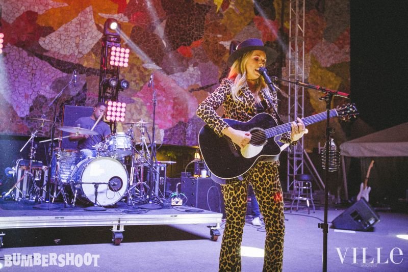 ZZ Ward6164