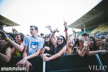 crowd 7197