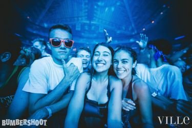 crowd 7759