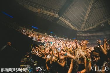 crowd 7971